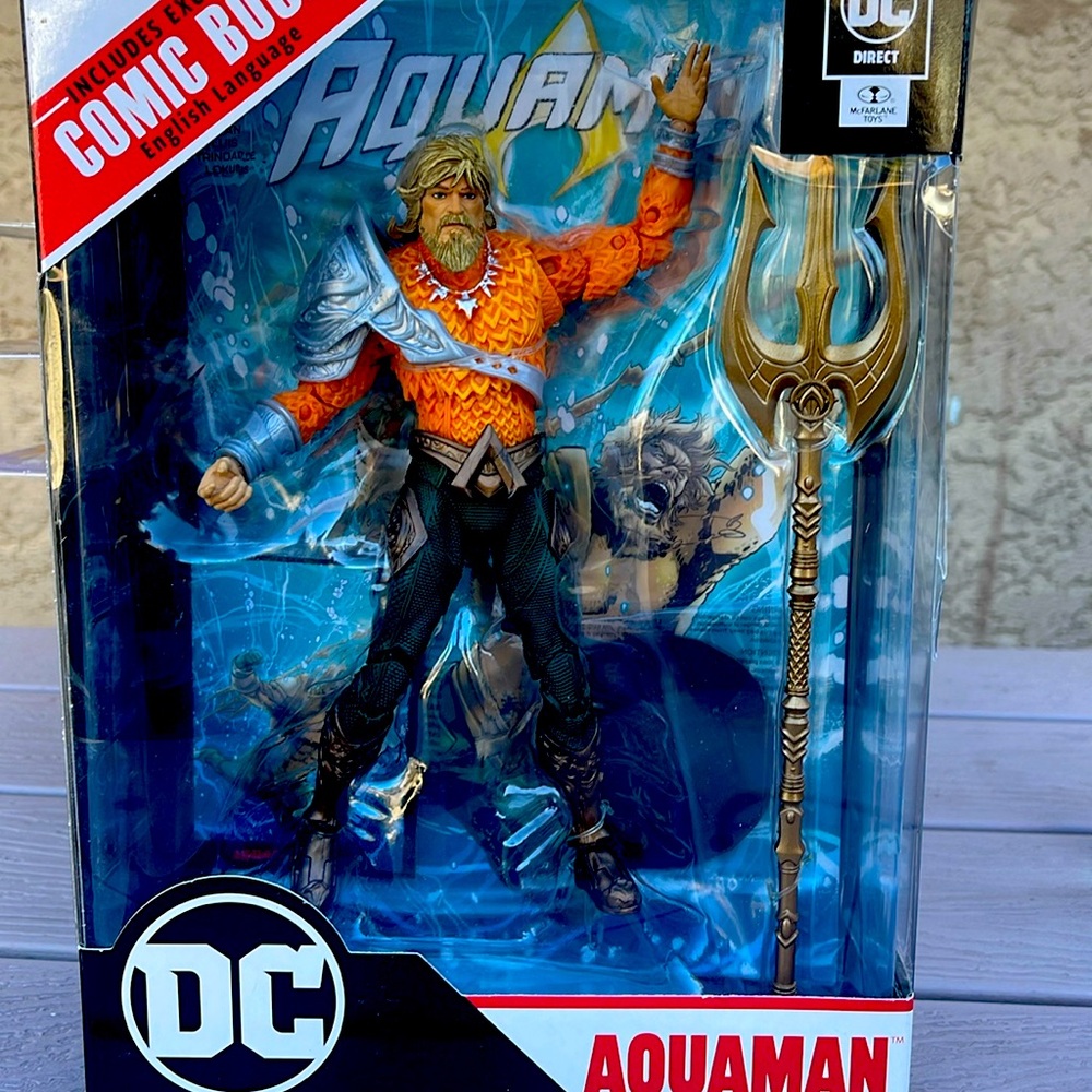 DC Direct Page Punchers Aquaman 7in Action Figure with Aquaman Comic
